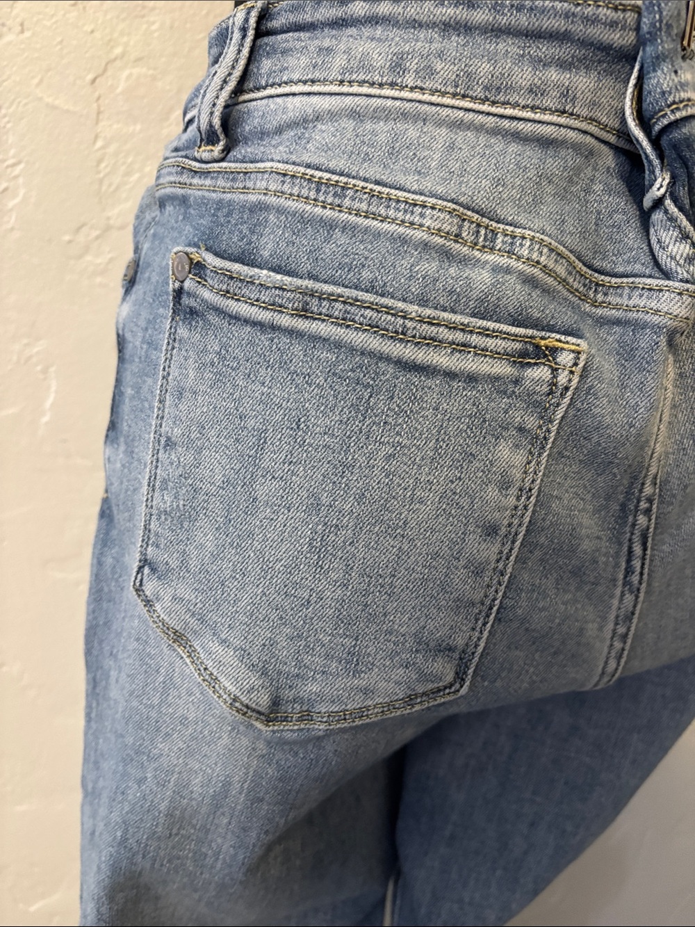 Judy Blue Light Wash High-Rise Wide Leg Jeans - Picture 2 of 2